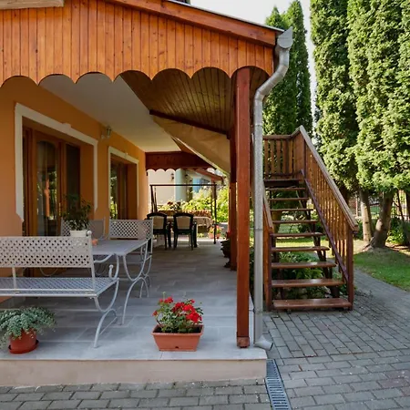 Akacfa 13 * زلاكاروس