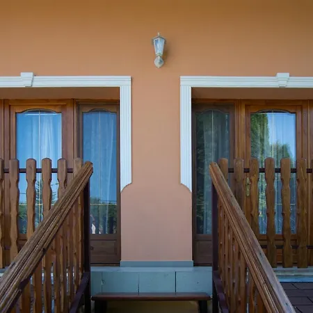 Akacfa 13 * Zalakaros