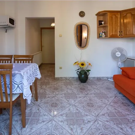 Akacfa 13 Apartmán *