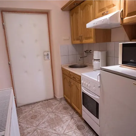 Akacfa 13 Appartement *